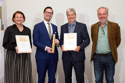 Übergabe des Awards